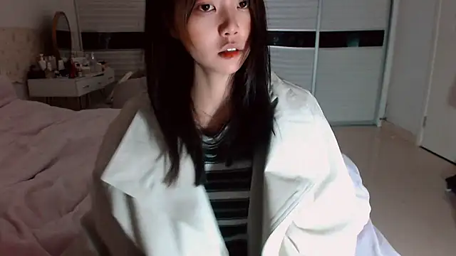 -Lucky Girl online show from 8, 3, 2026