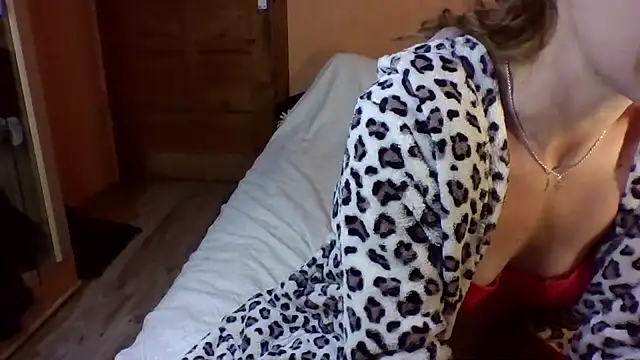 tmona1917 online show from 10, 10, 2025