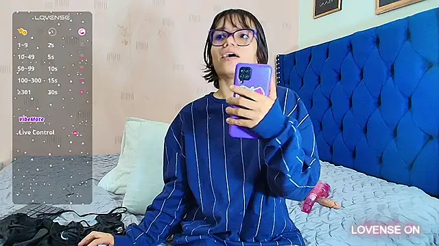 Snapshot of shybutdirtygirrll chatting on 7, 12, 2024 shybutdirtygirrll online show from 7, 12, 2024