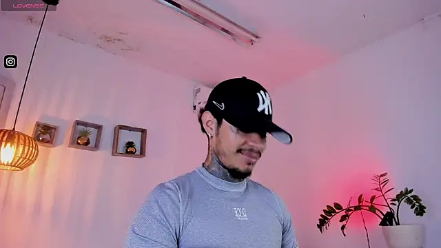 JordanSmiith  online show from 27, 1, 2025