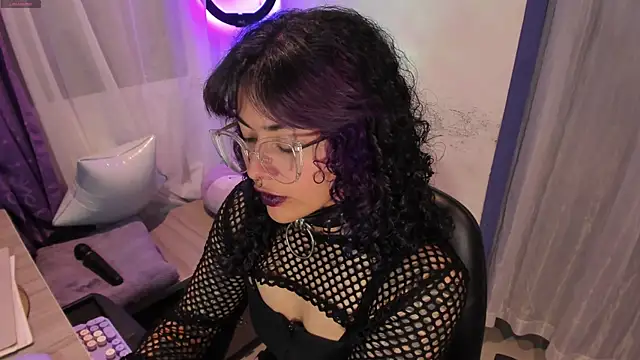 Snapshot of witchviolet chatting on 16, 1, 2025 witchviolet online show from 16, 1, 2025