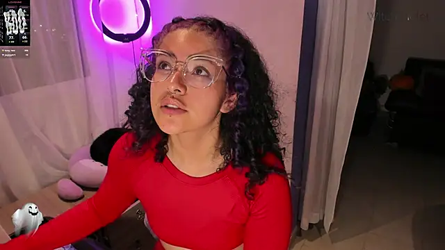 Snapshot of witchviolet chatting on 4, 2, 2025 witchviolet online show from 4, 2, 2025