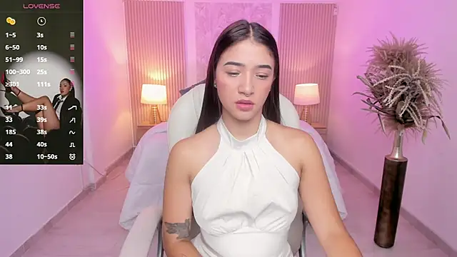 Snapshot of Antonella_Grayy chatting on 20, 4, 2026 Antonella Grayy online show from 20, 4, 2026