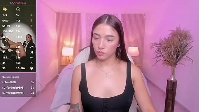 Snapshot of Antonella_Grayy chatting on 22, 4, 2026 Antonella Grayy online show from 22, 4, 2026