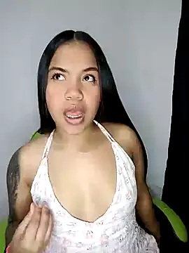Snapshot of leila_22 chatting on 31, 12, 2024 leila 22 online show from 31, 12, 2024