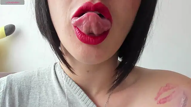 queen fetish online show from 25, 2, 2025