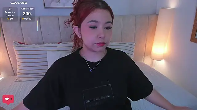 Atenea cuteee online show from 2, 3, 2026