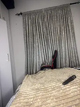 Bustygoddess32 online show from 17, 4, 2026