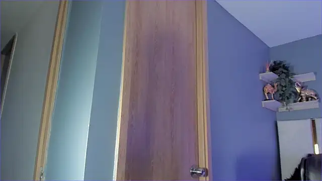 Bambi gurl online show from 12, 11, 2025