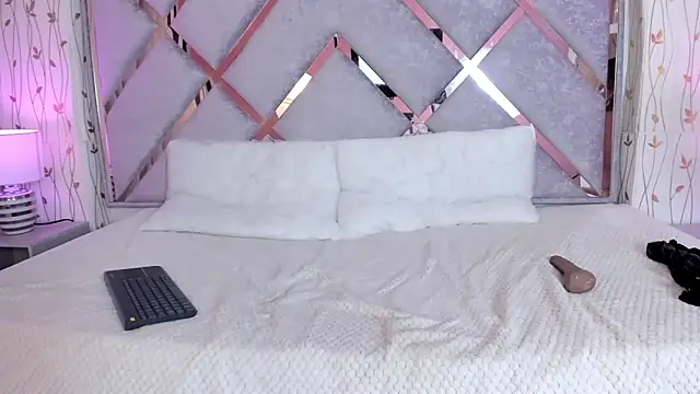 eva loreti online show from 11, 2, 2025