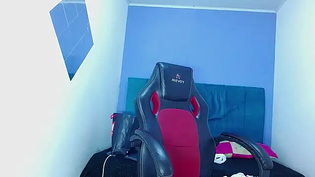 angelicatorrecm101 online show from 5, 1, 2025