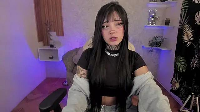 mia catt05 online show from 6, 12, 2024