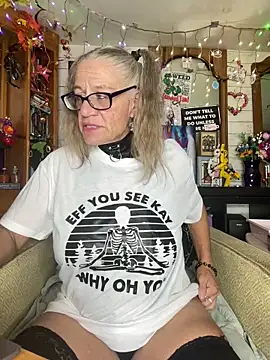 TrenaAnne online show from 11, 10, 2025