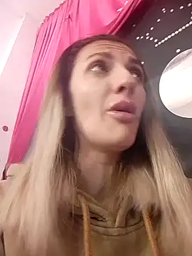 RileyLanna online show from 18, 12, 2025