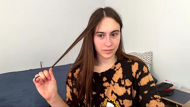 Snapshot of AliceKolltt chatting on 18, 4, 2026 AliceKolltt online show from 18, 4, 2026