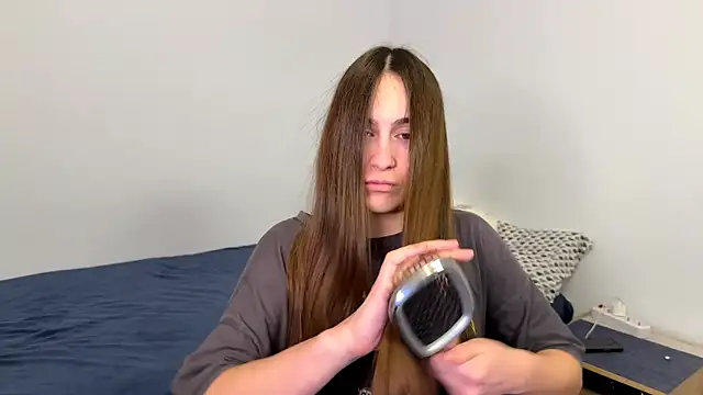 Snapshot of AliceKolltt chatting on 23, 4, 2026 AliceKolltt online show from 23, 4, 2026