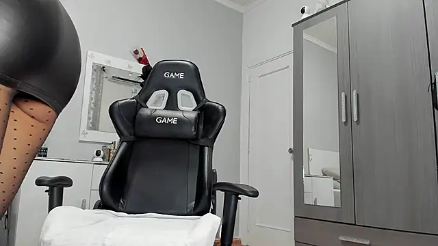 Snapshot of anisialuna_ chatting on 25, 2, 2025 anisialuna online show from 25, 2, 2025