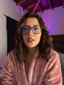 EmaSaenz online show from 1, 2, 2025