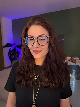 Snapshot of EmaSaenz chatting on 2, 5, 2026 EmaSaenz online show from 2, 5, 2026