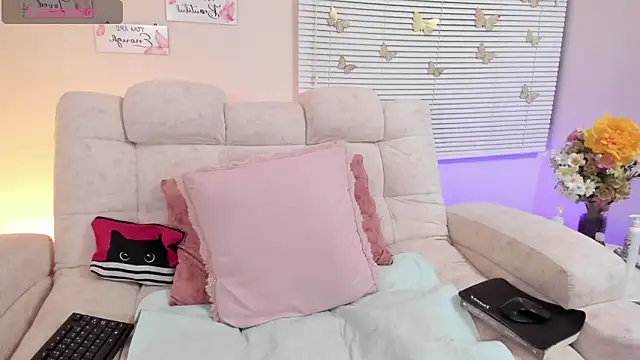 saracrowe online show from 14, 3, 2025