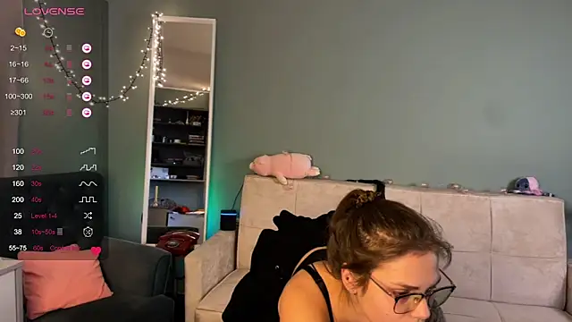 Snapshot of HumbleJess chatting on 29, 4, 2026 HumbleJess online show from 29, 4, 2026