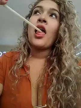 Sara smiiith211 online show from 19, 12, 2024