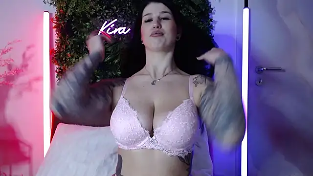 Snapshot of KiraKane1 chatting on 17, 1, 2025 KiraKane1 online show from 17, 1, 2025