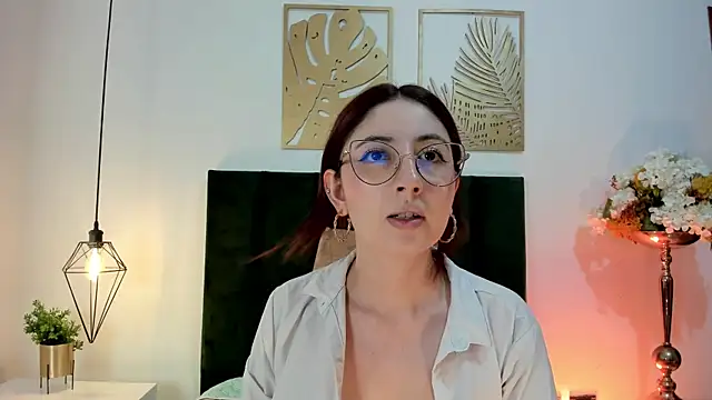 Snapshot of Emilywatsonn chatting on 14, 12, 2024 Emilywatsonn online show from 14, 12, 2024