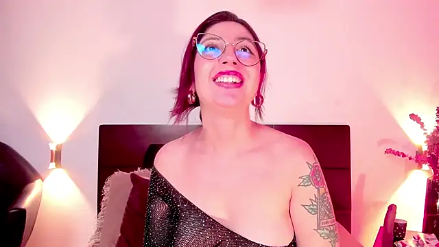 Snapshot of Emilywatsonn chatting on 24, 12, 2024 Emilywatsonn online show from 24, 12, 2024