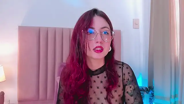 Snapshot of Emilywatsonn chatting on 7, 1, 2025 Emilywatsonn online show from 7, 1, 2025