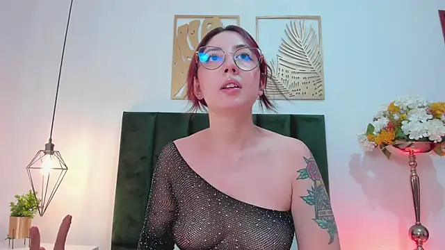 Snapshot of Emilywatsonn chatting on 11, 1, 2025 Emilywatsonn online show from 11, 1, 2025