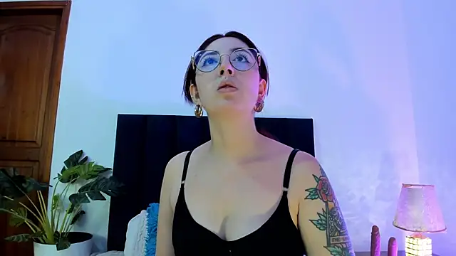 Snapshot of Emilywatsonn chatting on 16, 1, 2025 Emilywatsonn online show from 16, 1, 2025