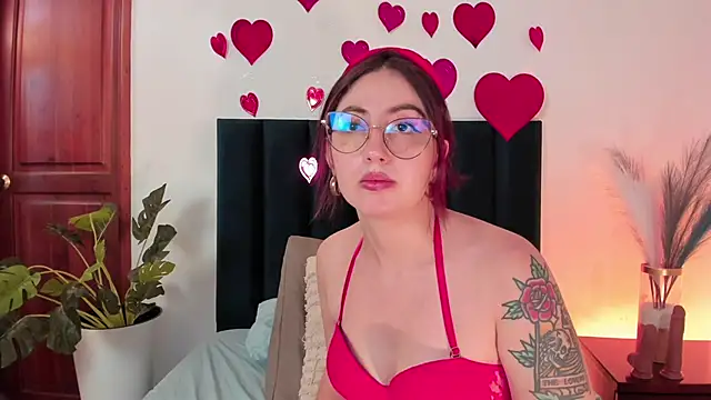 Snapshot of Emilywatsonn chatting on 14, 2, 2025 Emilywatsonn online show from 14, 2, 2025