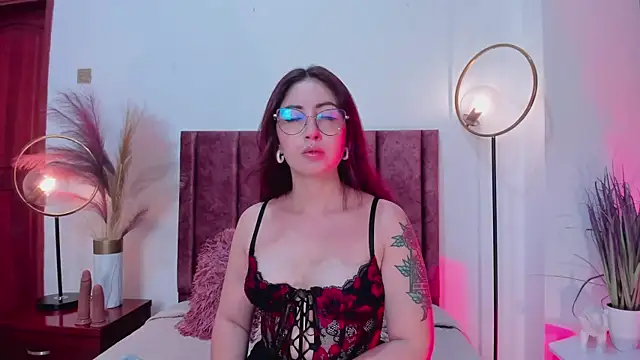 Snapshot of Emilywatsonn chatting on 21, 2, 2025 Emilywatsonn online show from 21, 2, 2025