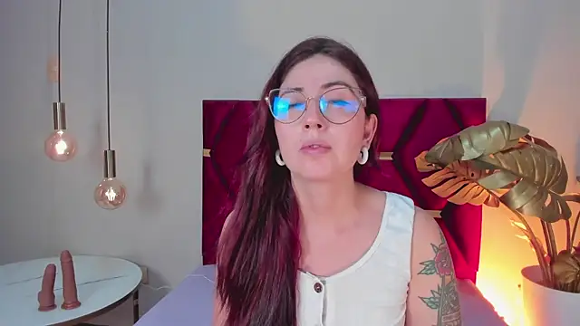 Snapshot of Emilywatsonn chatting on 8, 3, 2025 Emilywatsonn online show from 8, 3, 2025