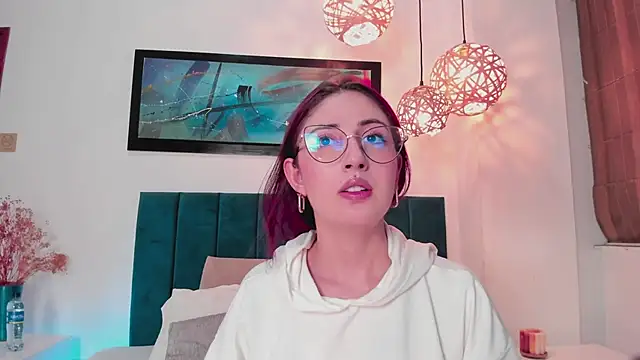 Snapshot of Emilywatsonn chatting on 11, 9, 2025 Emilywatsonn online show from 11, 9, 2025