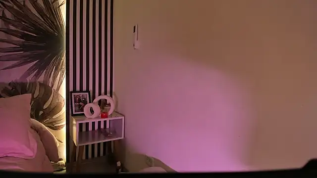 Samaantha-White online show from 26, 2, 2026