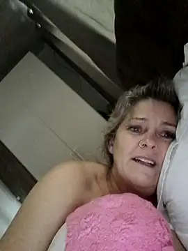 Snapshot of marcialoira chatting on 22, 10, 2025 marcialoira online show from 22, 10, 2025