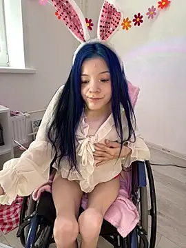 MiniSophiaa online show from 2, 4, 2026