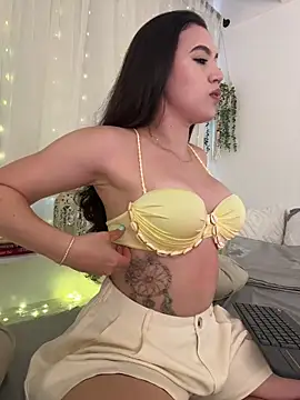 Snapshot of Amelia_Rouse chatting on 6, 5, 2026 Amelia Rouse online show from 6, 5, 2026