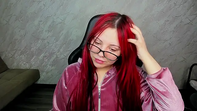 Stacy Luv online show from 6, 2, 2025