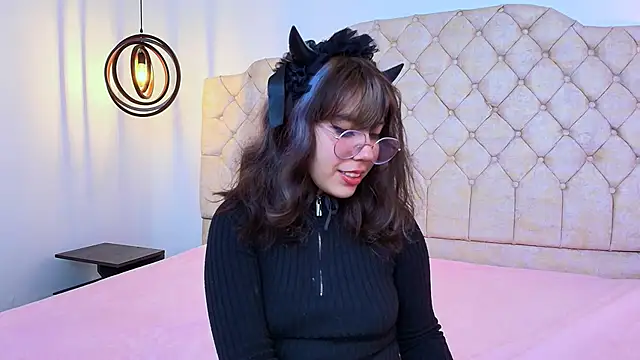 Snapshot of Purplee_Baby chatting on 6, 3, 2025 Purplee Baby online show from 6, 3, 2025
