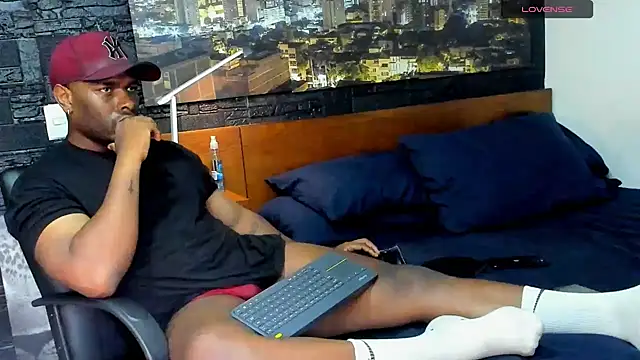 Snapshot of thomas_santtos1 chatting on 18, 2, 2025 thomas santtos1 online show from 18, 2, 2025