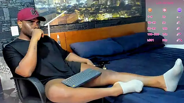Snapshot of thomas_santtos1 chatting on 1, 3, 2025 thomas santtos1 online show from 1, 3, 2025