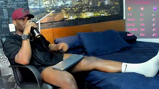 Snapshot of thomas_santtos1 chatting on 7, 3, 2025 thomas santtos1 online show from 7, 3, 2025