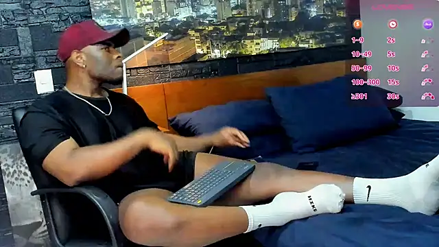 Snapshot of thomas_santtos1 chatting on 12, 3, 2025 thomas santtos1 online show from 12, 3, 2025