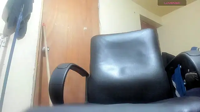 Snapshot of thomas_santtos1 chatting on 13, 6, 2026 thomas santtos1 online show from 13, 6, 2026
