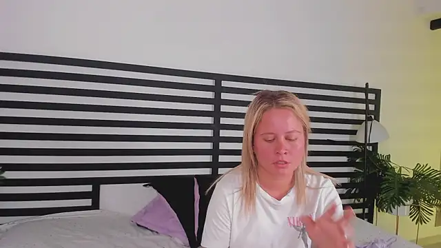 stefanny ruiz  online show from 20, 1, 2025