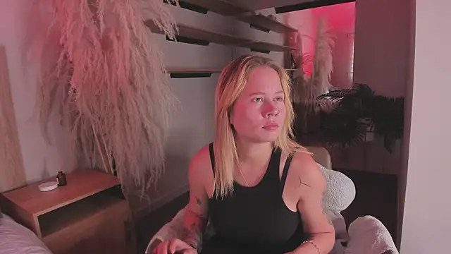 stefanny ruiz  online show from 6, 3, 2025