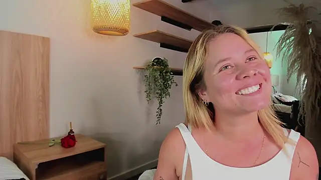 stefanny ruiz  online show from 19, 3, 2025